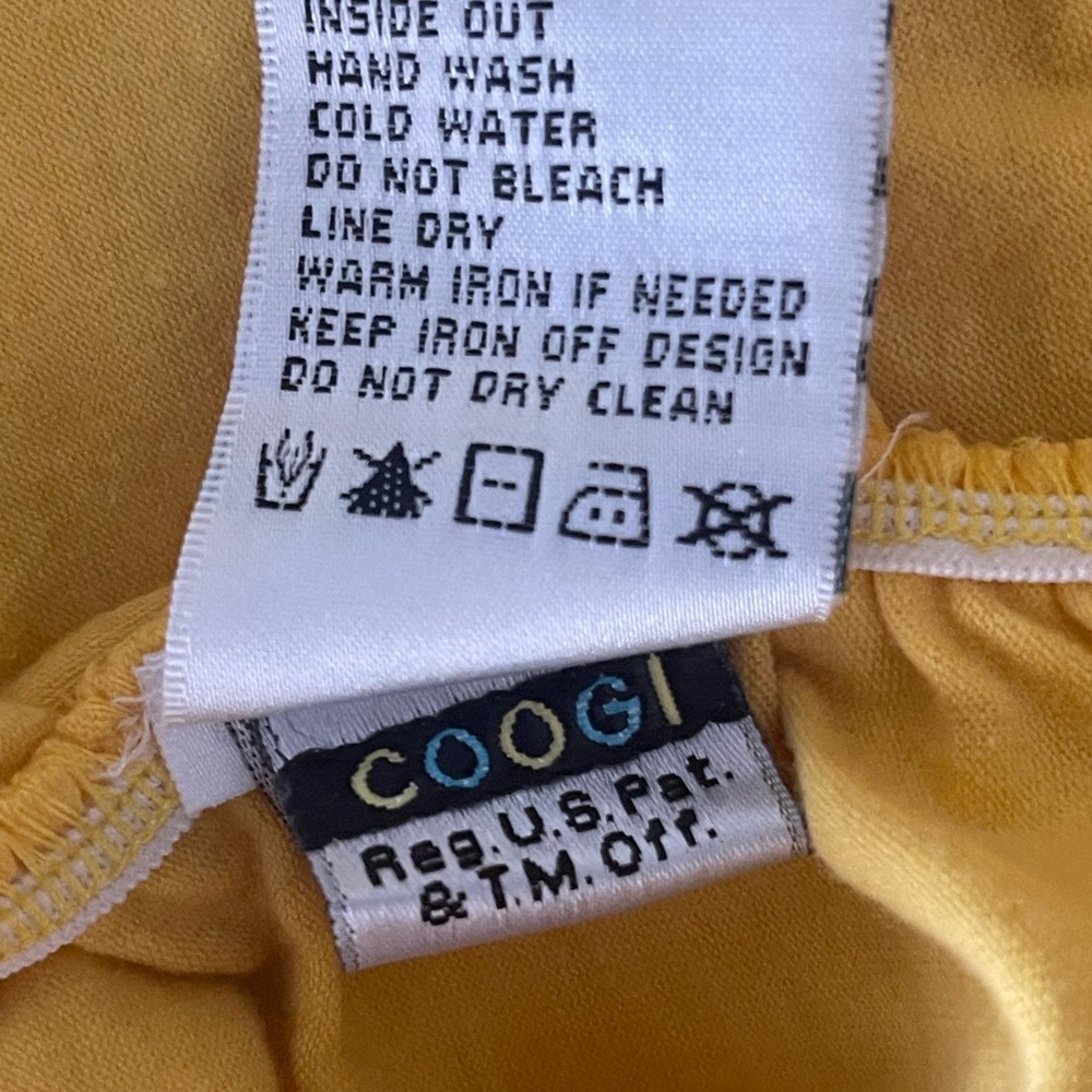 Coogi 3D Australia Women’s Tee Shirt Top Gold Chains Ruched Sides NWT VTG Sexy - Picture 12 of 13